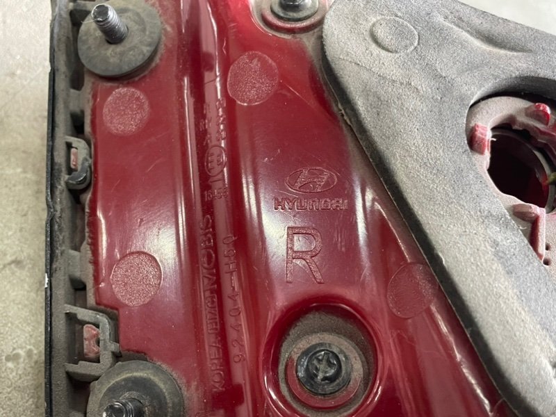 Фонарь задний внутренний правый