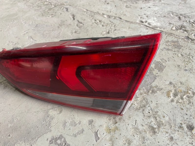 Фонарь задний внутренний правый