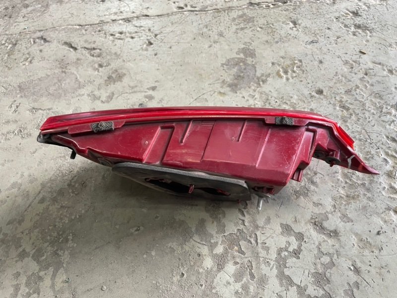 Фонарь задний внутренний правый