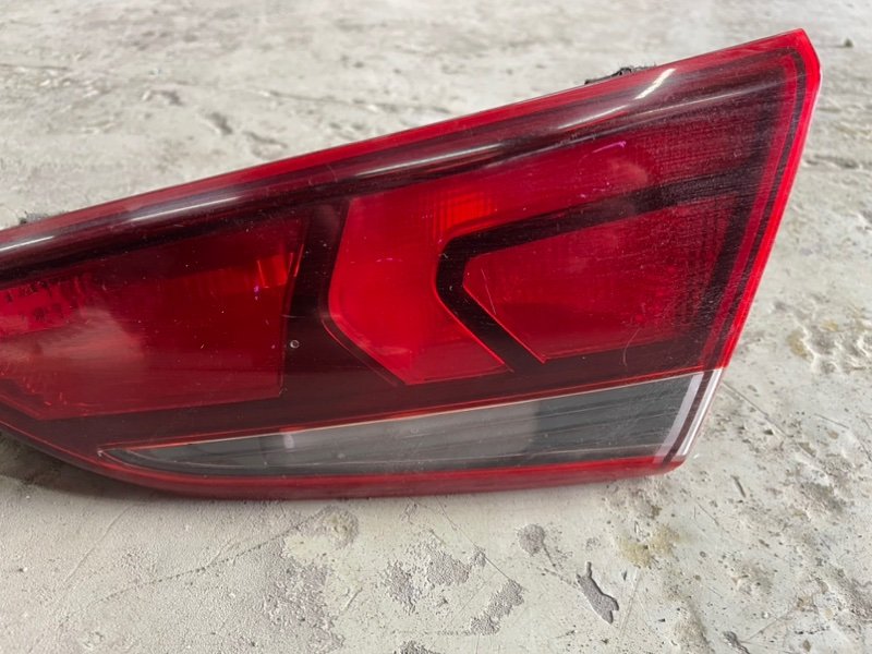 Фонарь задний внутренний правый