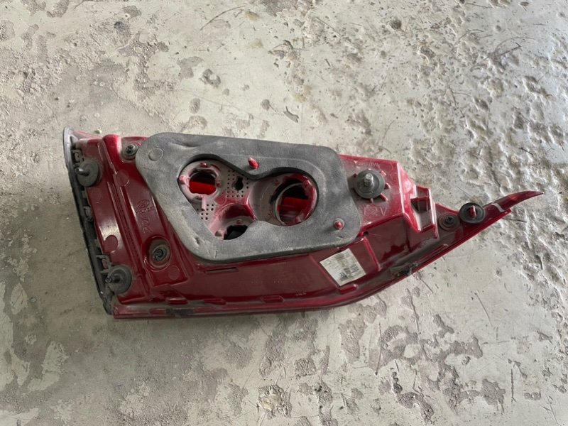 Фонарь задний внутренний правый