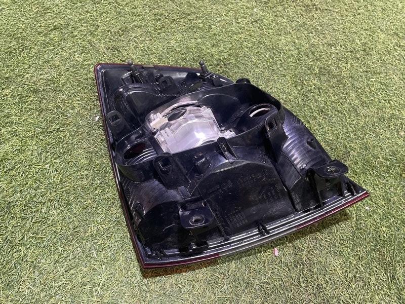 Фонарь задний наружный левый