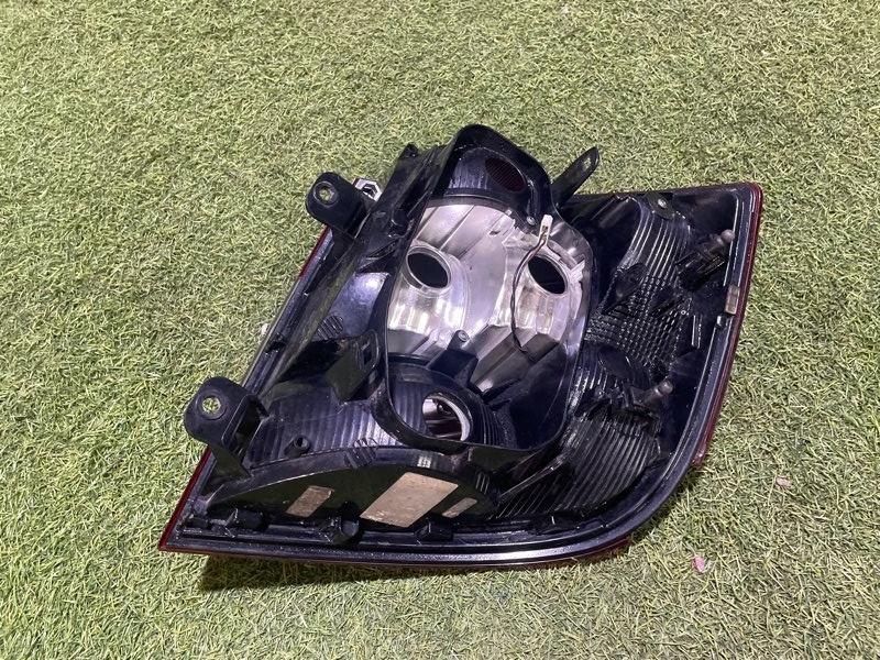 Фонарь задний наружный левый