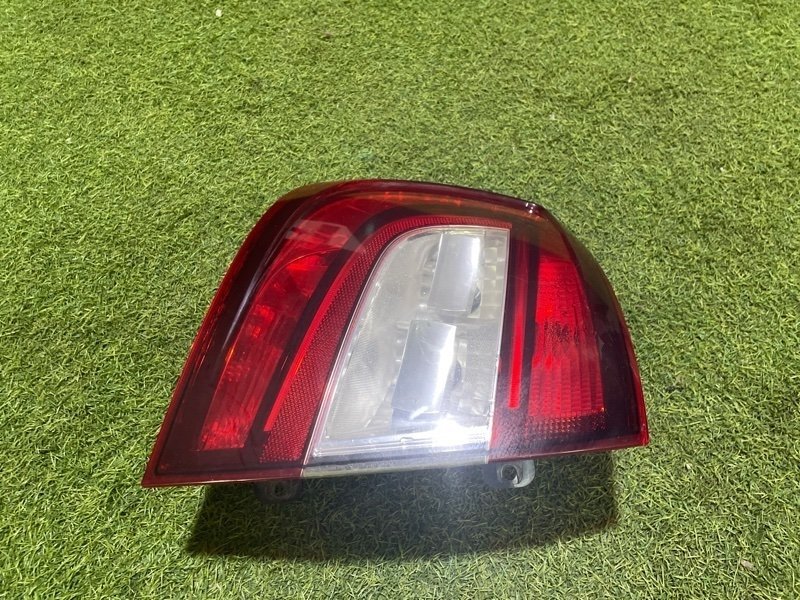 Фонарь задний наружный левый