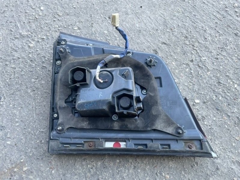 Фонарь задний внутренний правый