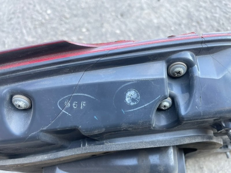 Фонарь задний внутренний правый