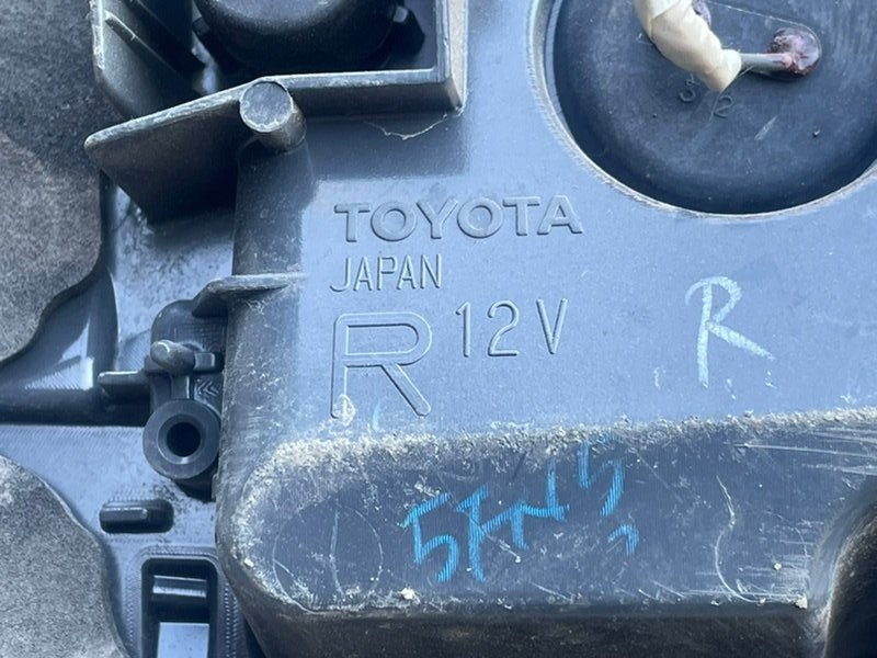 Фонарь задний внутренний правый