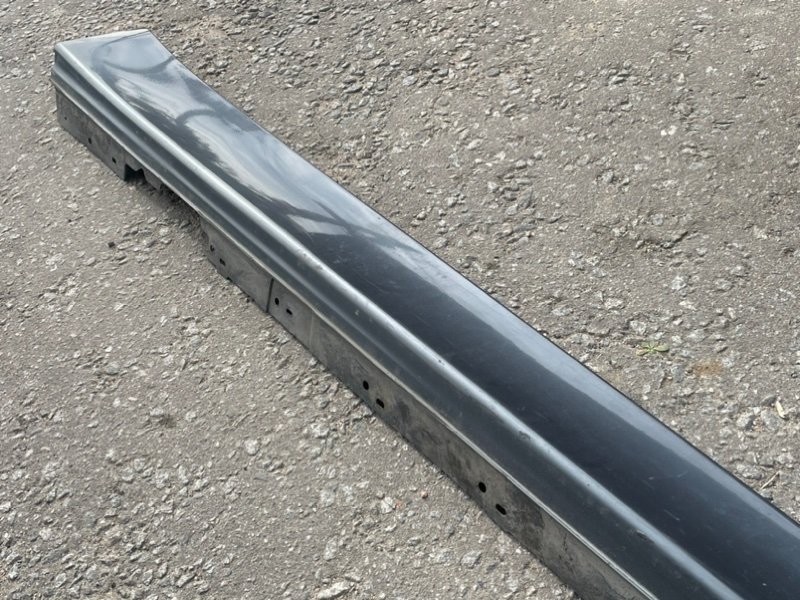 Порог правый