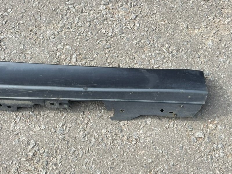 Порог правый