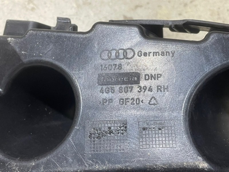 Кронштейн заднего бампера правый