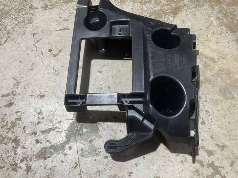 Кронштейн заднего бампера правый