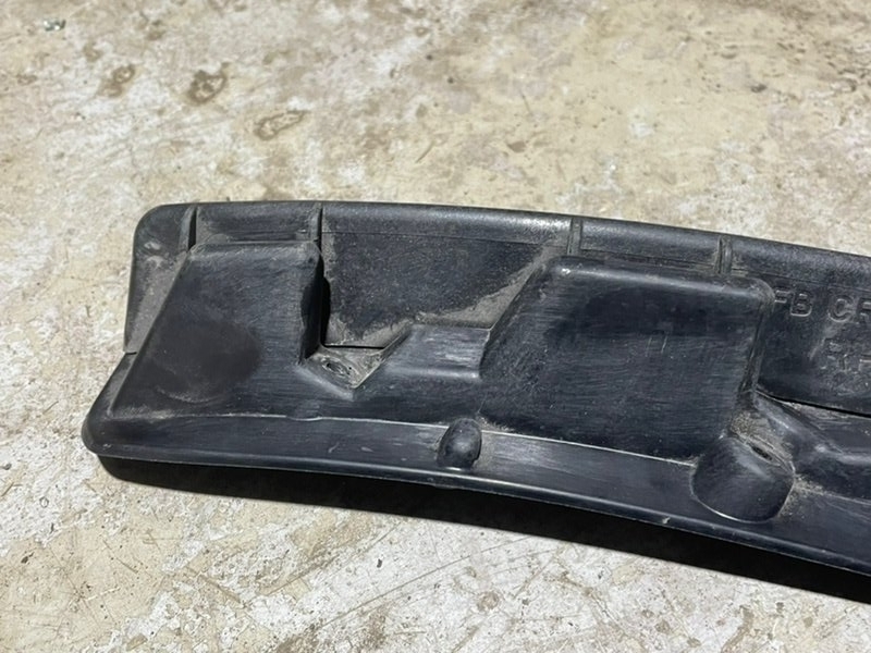 Кронштейн переднего бампера правый