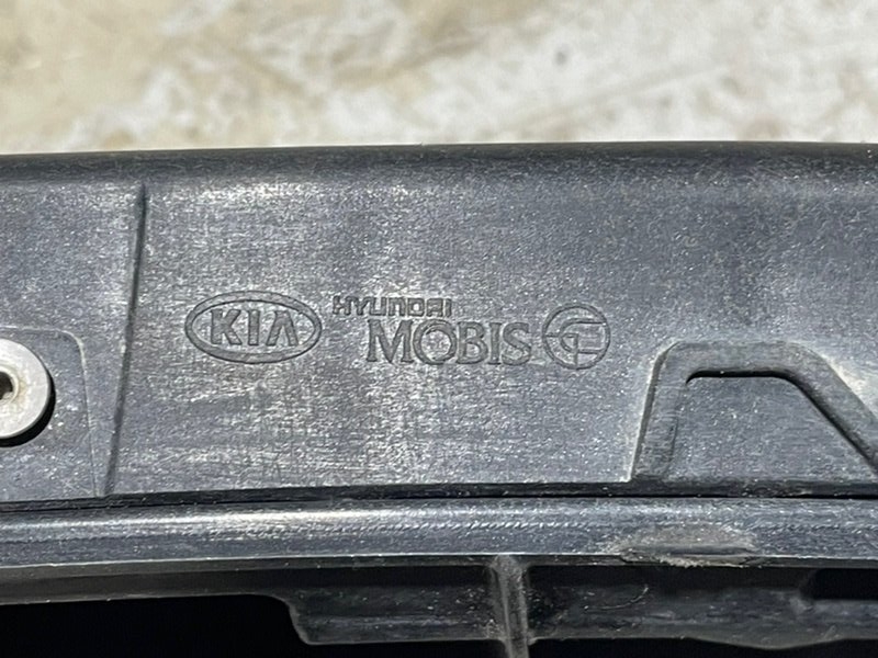 Кронштейн переднего бампера правый