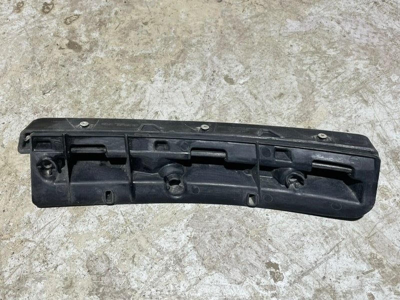 Кронштейн переднего бампера правый