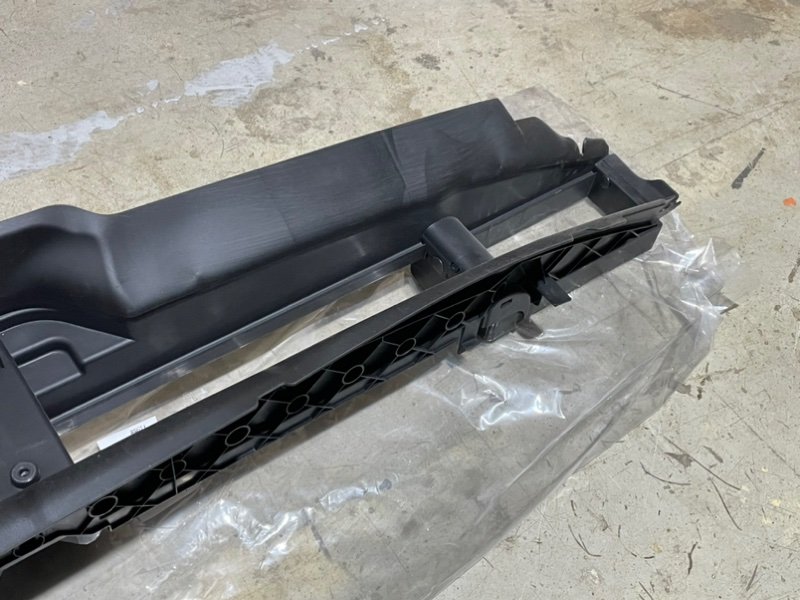 Воздуховод радиатора верхний