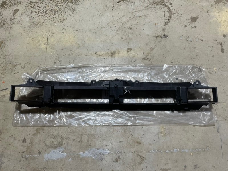 Воздуховод радиатора верхний