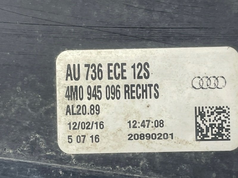 Фонарь задний в бампер правый