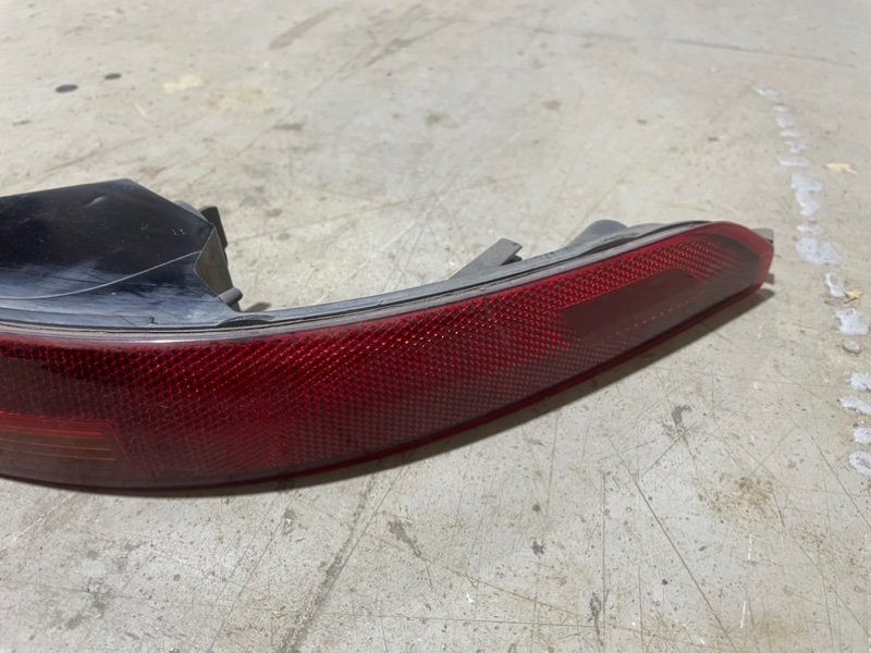 Фонарь задний в бампер правый