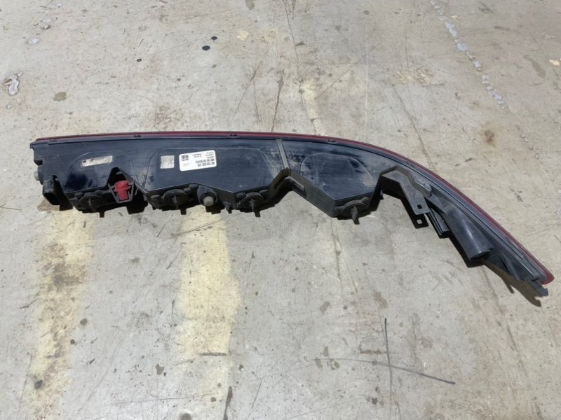 Фонарь задний в бампер правый