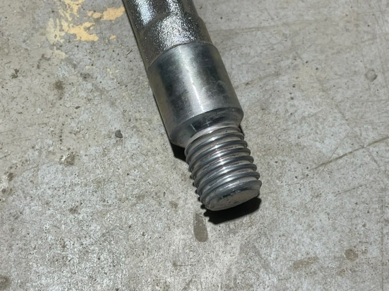 Крюк буксировочный