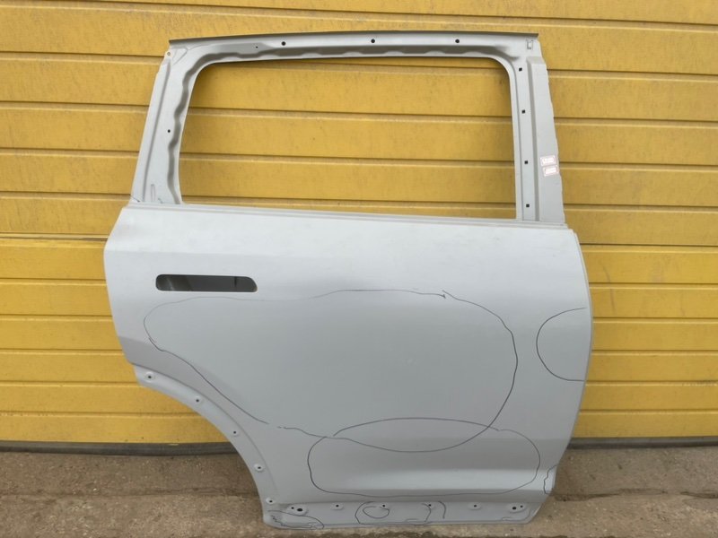 Дверь задняя правая