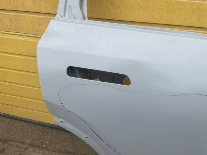 Дверь задняя правая