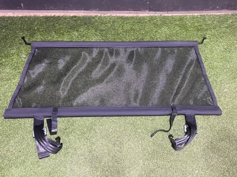 Шторка багажника