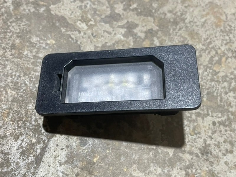 Фонарь подсветки номера