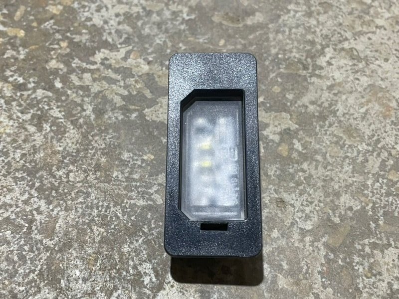 Фонарь подсветки номера