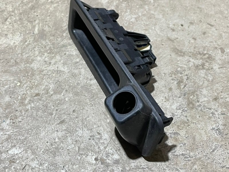 Ручка открывания багажника