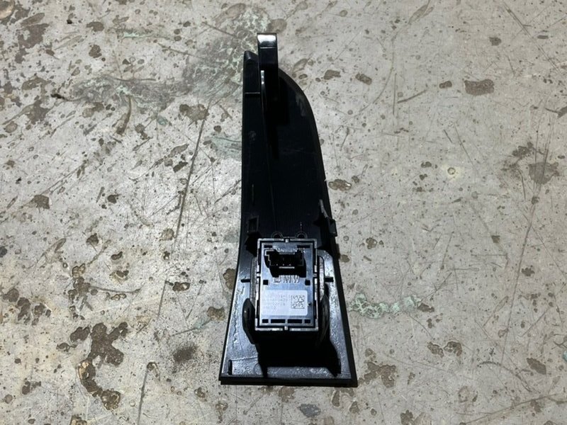 Кнопка стеклоподъемника