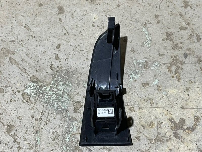 Кнопка стеклоподъемника