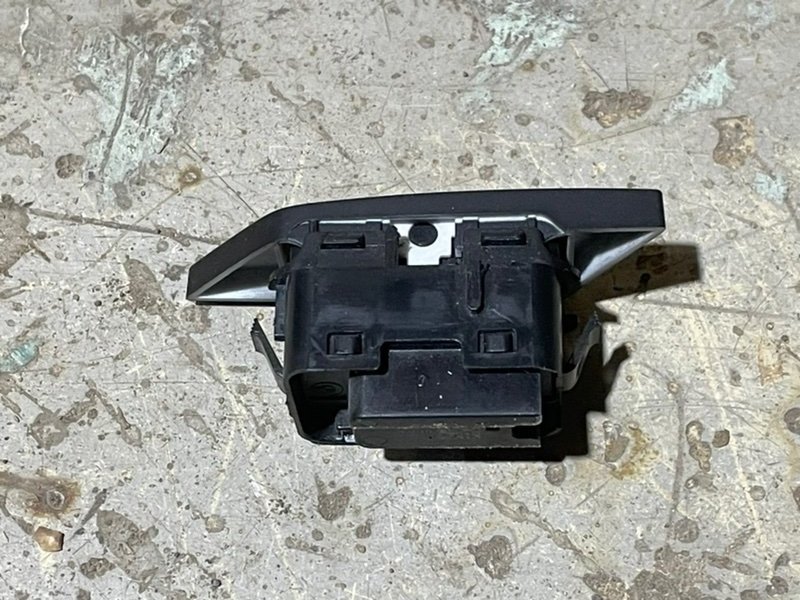 Кнопка центрального замка