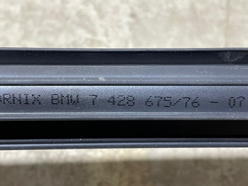 Уплотнитель стекла двери