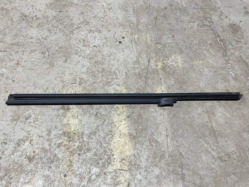 Уплотнитель стекла двери