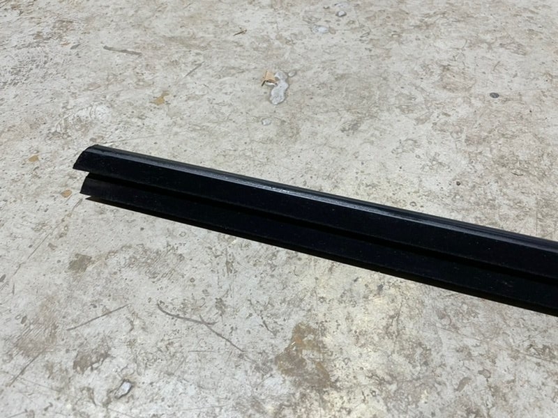 Уплотнитель стекла двери