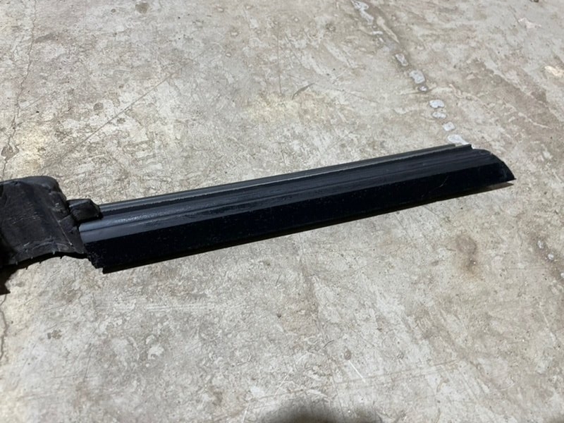 Уплотнитель стекла двери