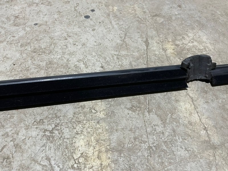 Уплотнитель стекла двери