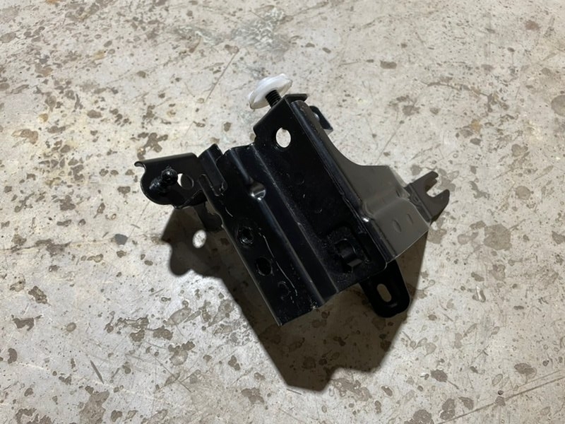 Кронштейн багажника