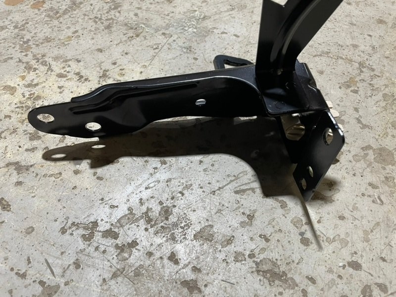 Кронштейн крепления сидения