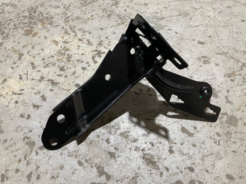 Кронштейн крепления сидения