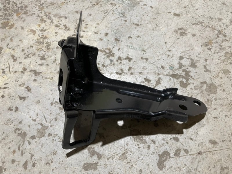 Кронштейн крепления сидения