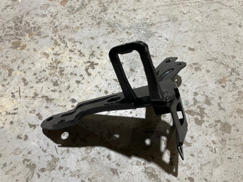 Кронштейн крепления сидения