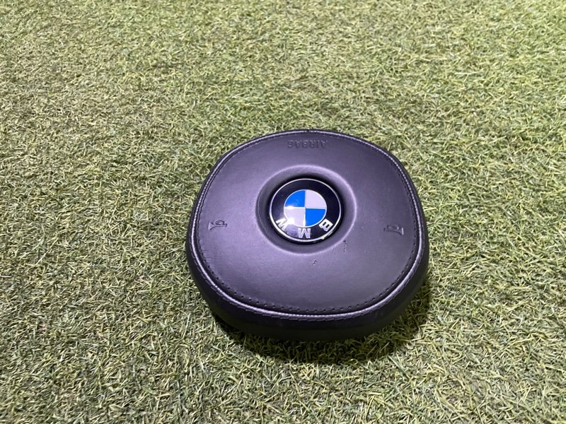 Подушка безопасности в рулевое колесо