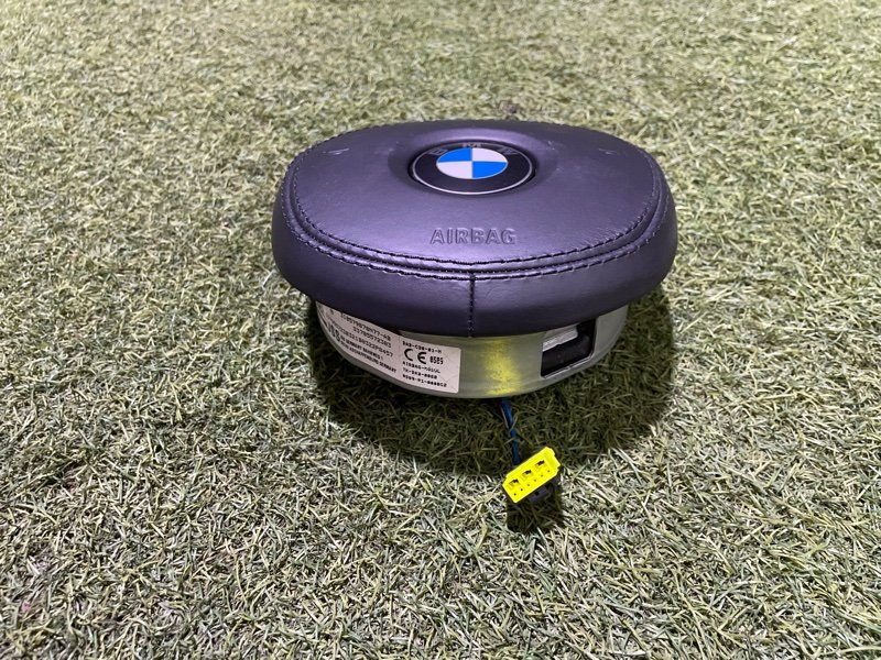 Подушка безопасности в рулевое колесо