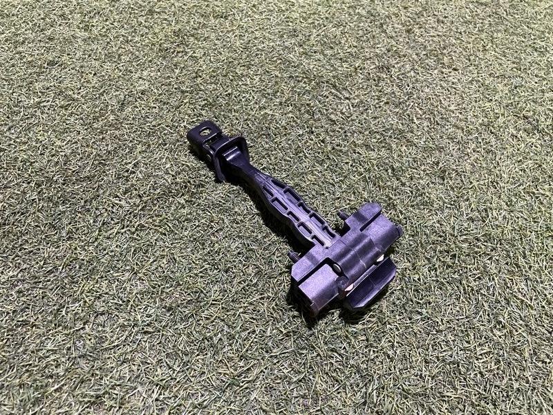 Ограничитель двери