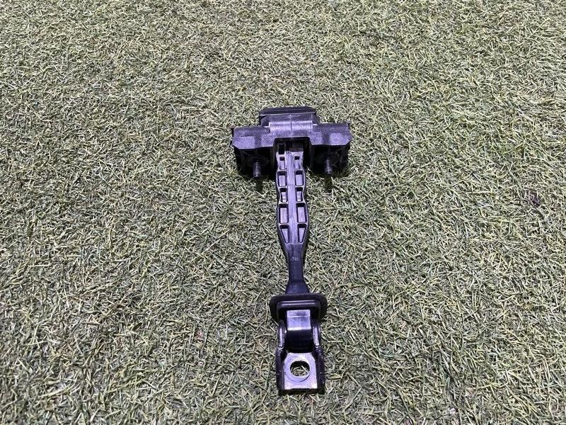 Ограничитель двери