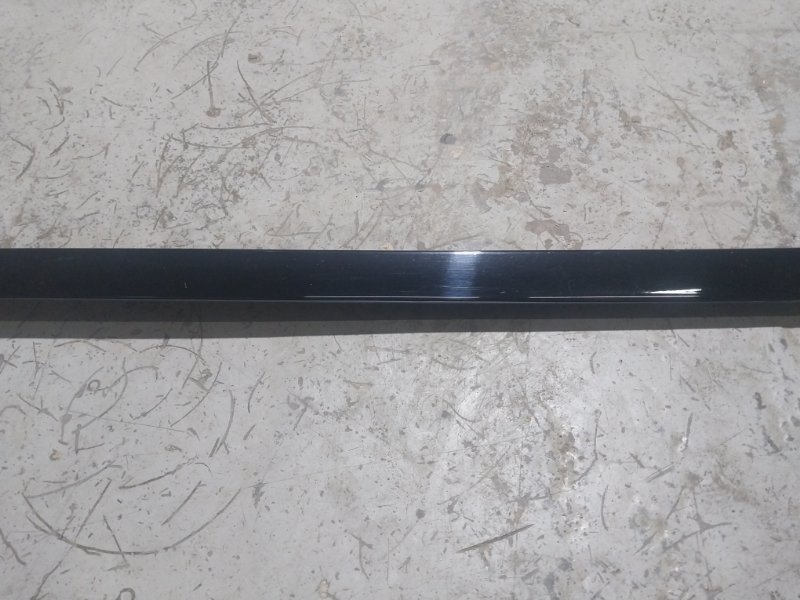 Молдинг лобового стекла