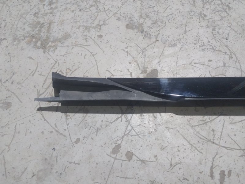 Молдинг лобового стекла