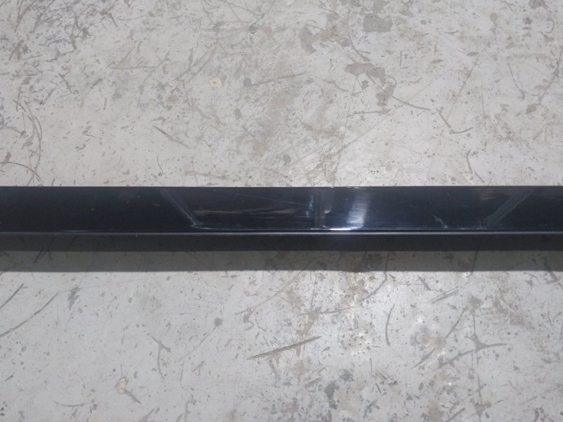 Молдинг лобового стекла